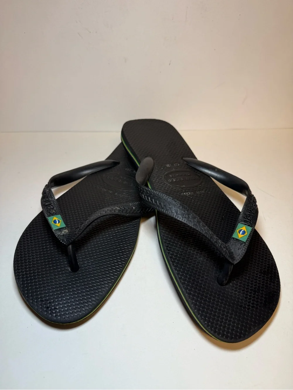 Havaianas Black Flip Flops with Brazil Flag Accent Size 12
